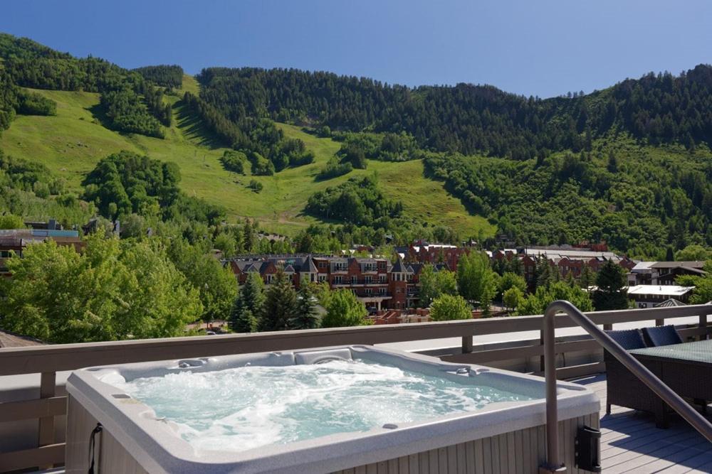 Independence Square Unit 313, Downtown Hotel Room In Aspen With Rooftop Hot Tub Buitenkant foto
